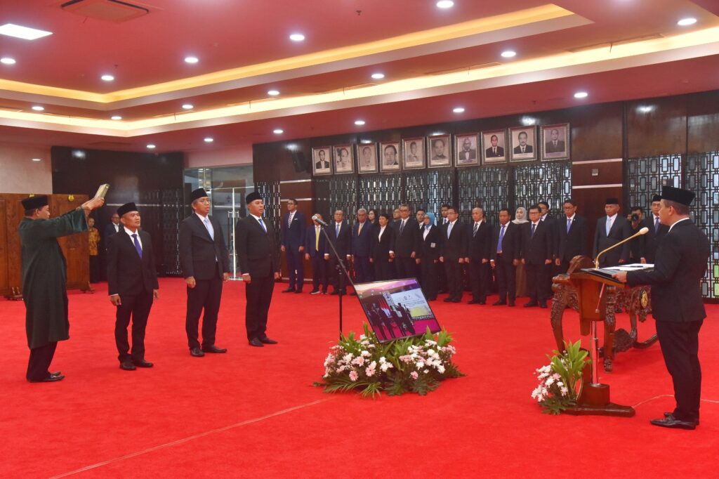 arsip-berita-menteri-esdm-lantik-pimpinan-skk-migas-dorong-peningkatan-lifting-minyak-glcd4l5