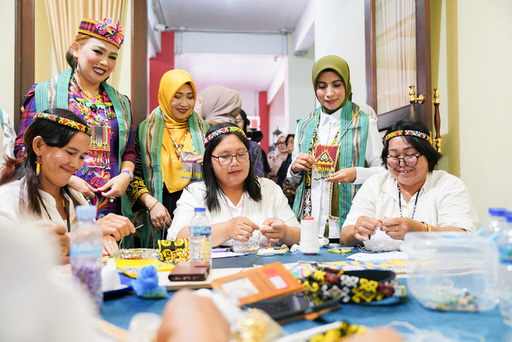 arsip-berita-dwp-dekranas-gelar-pelatihan-kriya-dukung-pengembangan-masyarakat-sekitar-tambang-s7zzqnd