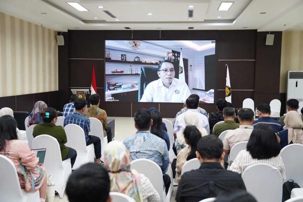 arsip-berita-terbitkan-heesi-2024-kementerian-esdm-tegaskan-pentingnya-data-energi-terpadu--c7za4ga