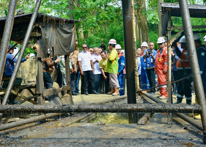 arsip-berita-tinjau-sumur-tua-di-blora-menteri-esdm-tegaskan-langkah-menuju-swasembada-energi-nasional--5u7h0zb