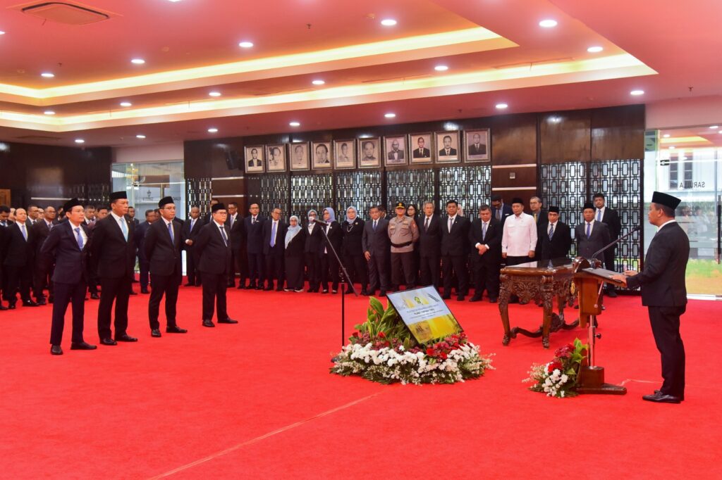 arsip-berita-lantik-pejabat-tinggi-madya-menteri-esdm-minta-tambang-ilegal-ditertibkan-uc42weg