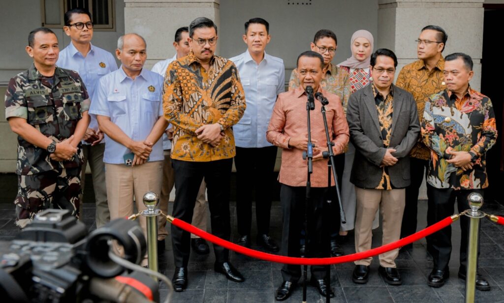 arsip-berita-kebijakan-untuk-rakyat-pemerintah-pastikan-45-ribu-sumur-minyak-akan-dikelola-rakyat-2hme3j6