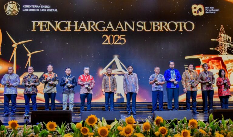 arsip-berita-kementerian-esdm-beri-apresiasi-tertinggi-bagi-stakeholder-berkinerja-terbaik-gok1fyh