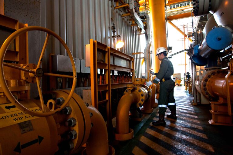 arsip-berita-setahun-berdampak-perkuat-sdm-di-sektor-esdm-buka-ribuan-peluang-kerja-al6ijnm