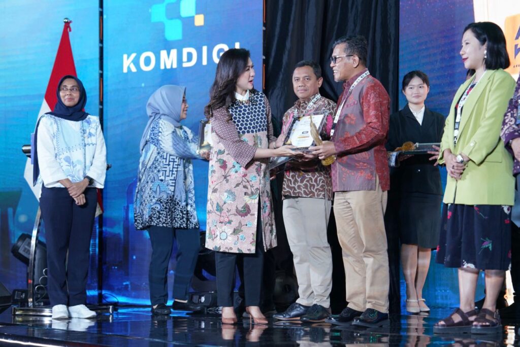 arsip-berita-kementerian-esdm-raih-peringkat-ketiga-anugerah-media-humas-kategori-siaran-pers-7j5i8nd