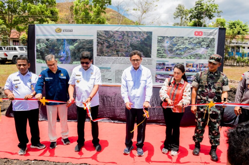 arsip-berita-pltmh-hadir-di-sumba-timur-sungai-wairara-mengusir-kegelapan-x94rq78