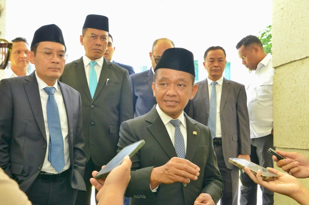 arsip-berita-kementerian-esdm-gerak-cepat-pulihkan-pasokan-listrik-dan-bbm-untuk-bencana-sumatera-83juyvj