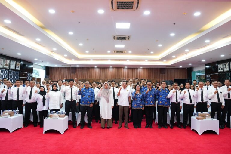 arsip-berita-sambut-65-pppk-paruh-waktu-sekjen-esdm-tekankan-tanggung-jawab-dan-peningkatan-kompetensi-tftqev6