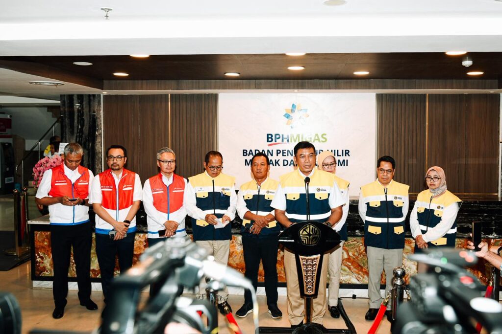 arsip-berita-pantau-lebih-dari-20-gunung-api-tim-posko-esdm-sukses-mitigasi-bencana-geologi-2lu91gw