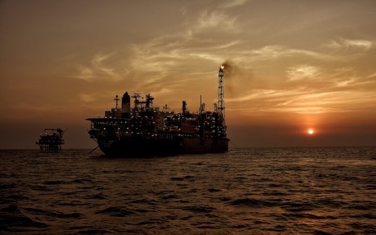 arsip-berita-oversupply-minyak-dunia-tekan-icp-desember-2025-ke-level-usd6110-per-barel-dp9exim