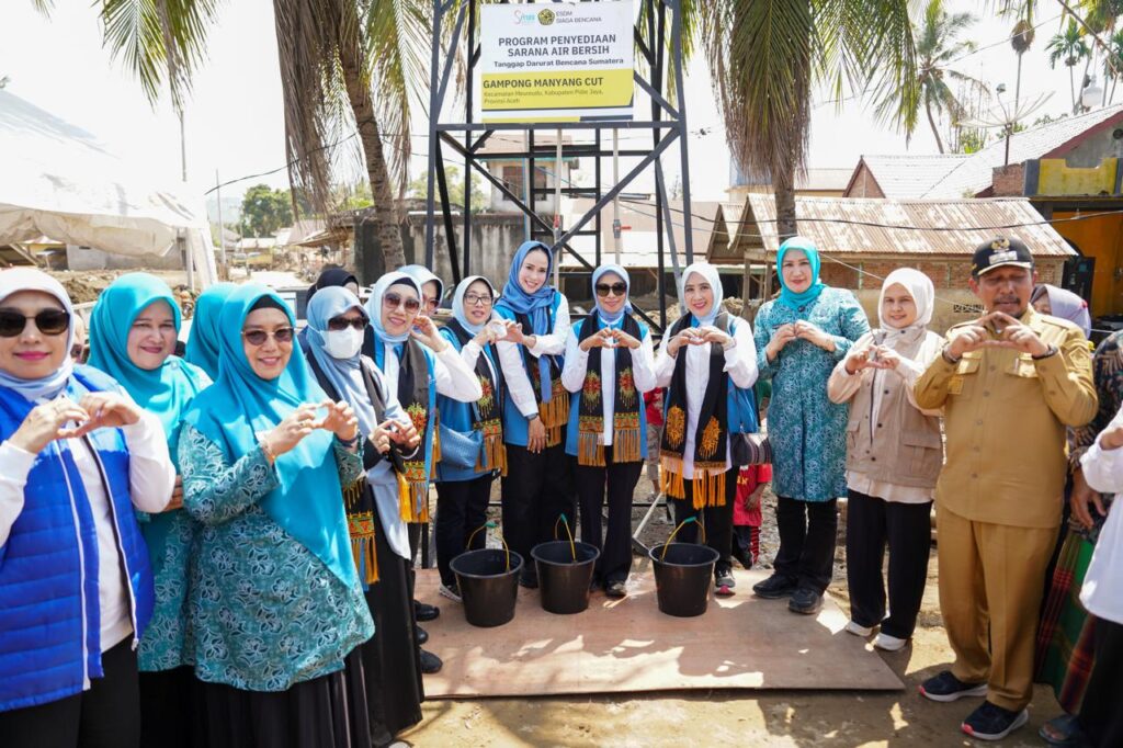 arsip-berita-seruni-kabinet-merah-putih-salurkan-bantuan-sosial-bagi-warga-terdampak-bencana-di-pidie-jaya-464wg9a