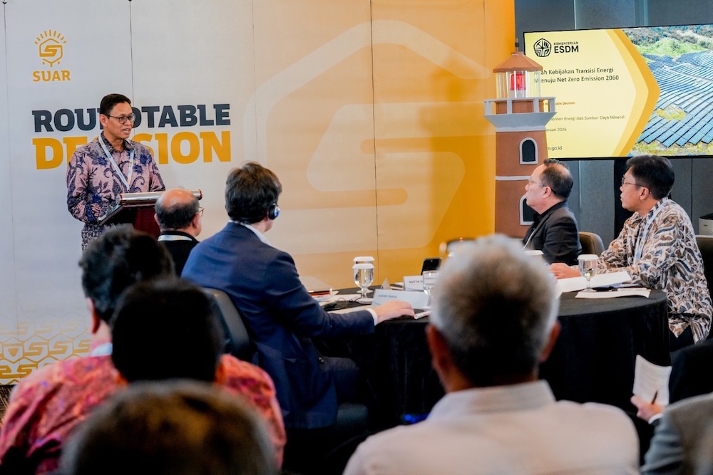 arsip-berita-wamen-esdm-transisi-energi-jadi-magnet-investasi-jumbo-dan-buka-lapangan-kerja-6wwptto