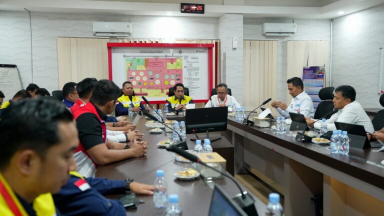 arsip-berita-respons-cepat-atasi-kelangkaan-bbm-dan-lpg-dirjen-migas-tinjau-integrated-terminal-pontianak-qy6vq3i