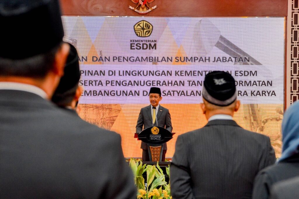 arsip-berita-lantik-pejabat-tinggi-kementerian-esdm-menteri-bahlil-tegaskan-optimalisasi-kontribusi-sektor-bagi-negara-3mtuntw