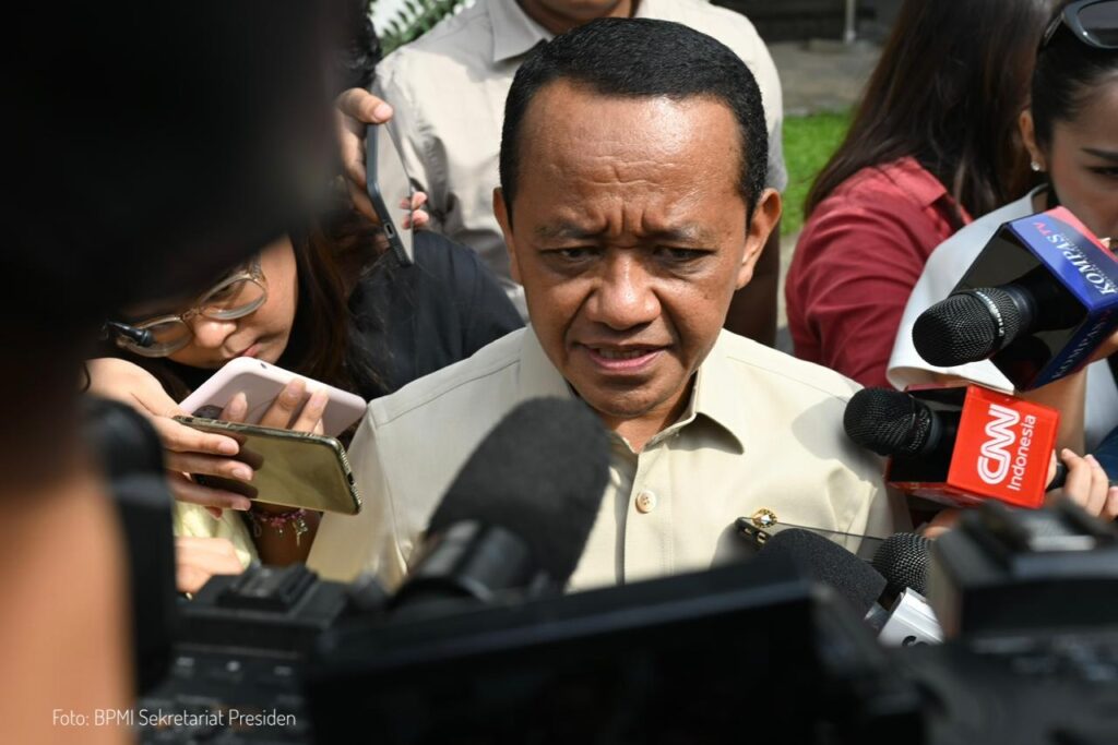 arsip-berita-menghadap-presiden-menteri-bahlil-laporkan-penataan-pertambangan-8zgxq9l