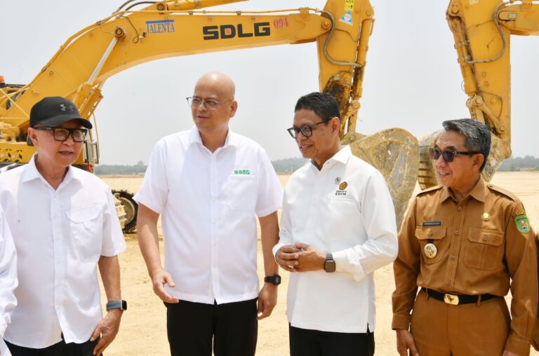 arsip-berita-buka-jalan-hilirisasi-di-kutai-timur-wamen-esdm-resmikan-proyek-gasifikasi-batubara-kxiv3b4